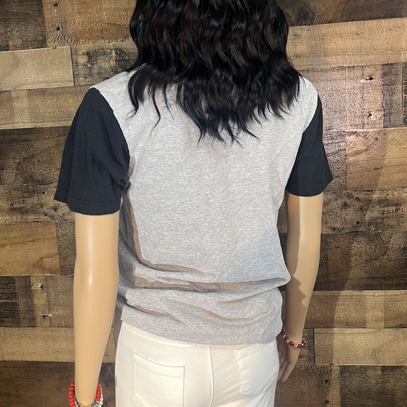 Chicago Roses Tee - Picture 3 of 3